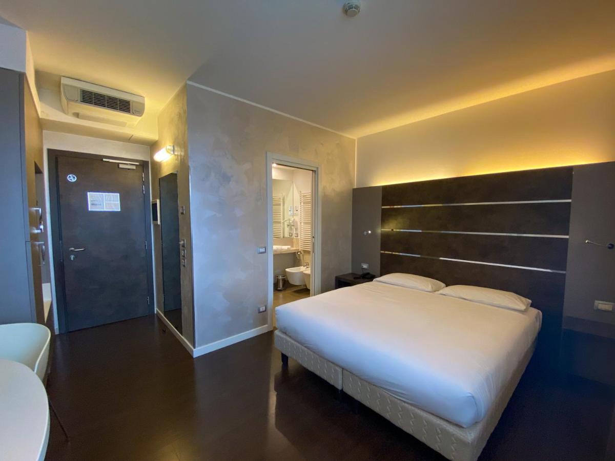 Cavallo Hotel 皮亚韦河畔诺文塔 外观 照片