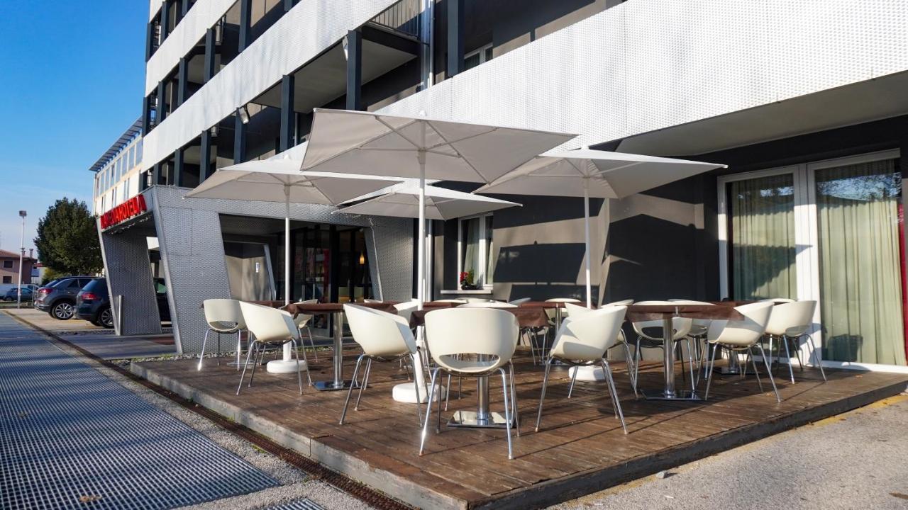 Cavallo Hotel 皮亚韦河畔诺文塔 外观 照片
