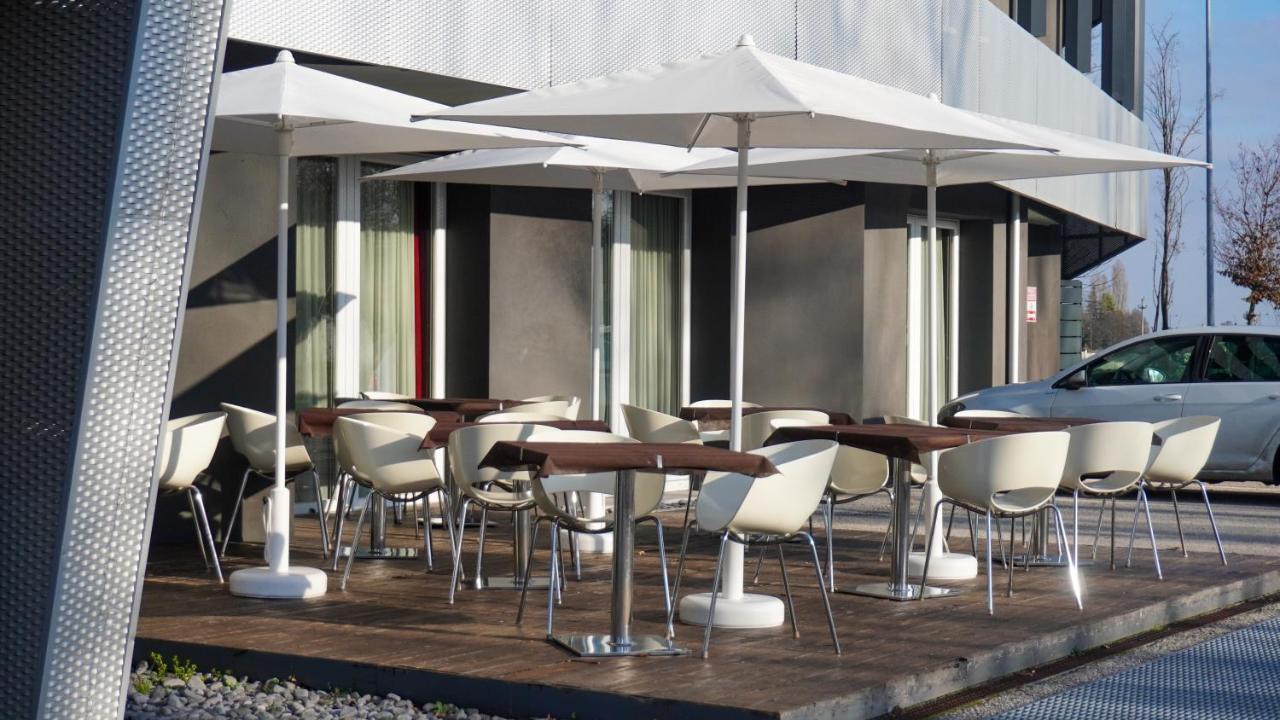 Cavallo Hotel 皮亚韦河畔诺文塔 外观 照片